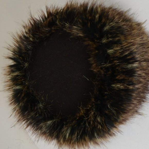 Parkhurst Accessories - Fur winter vintage hat. Parkhurst made in Canada chocolate brown